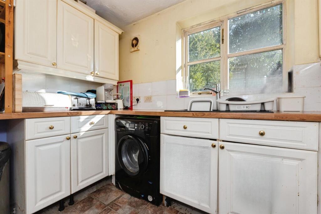 Newburgh Road, Grays photo 4