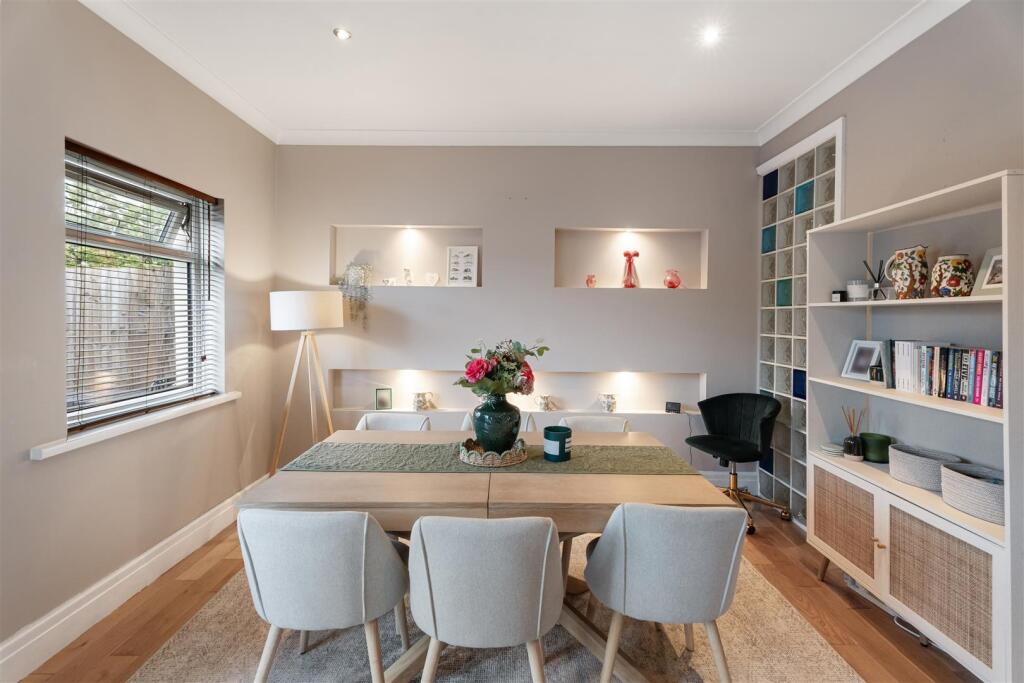 Apartment in Cardiff, Danescourt, Llandaff - More