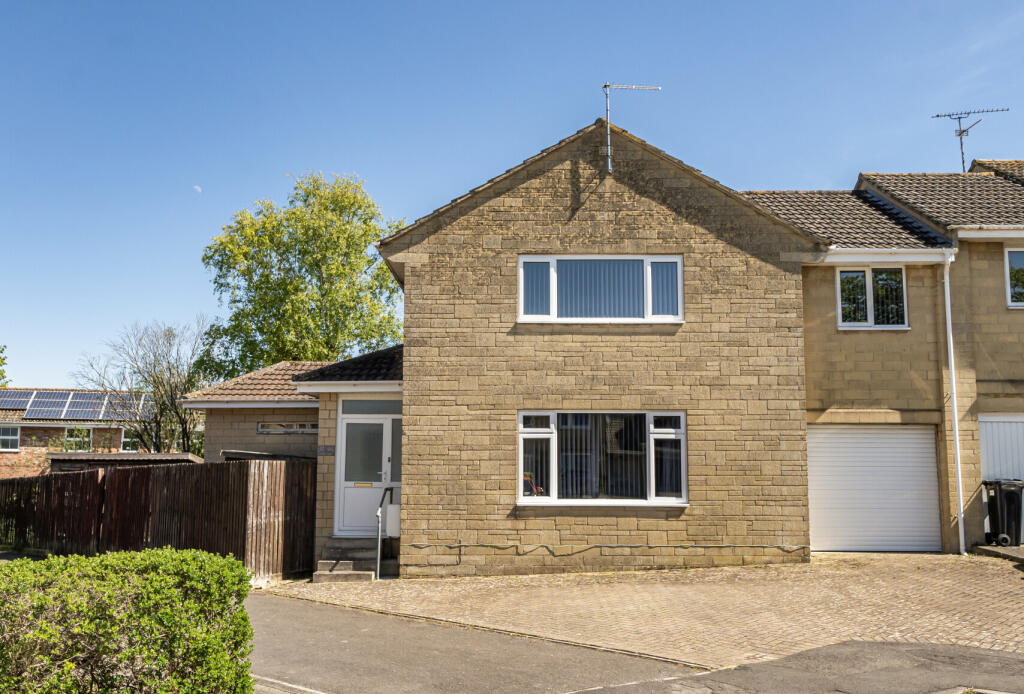 Main image of property: Waveney Road, Keynsham, Bristol, Somerset, BS31