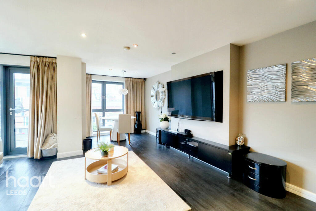 Calverley Street, Leeds photo 2