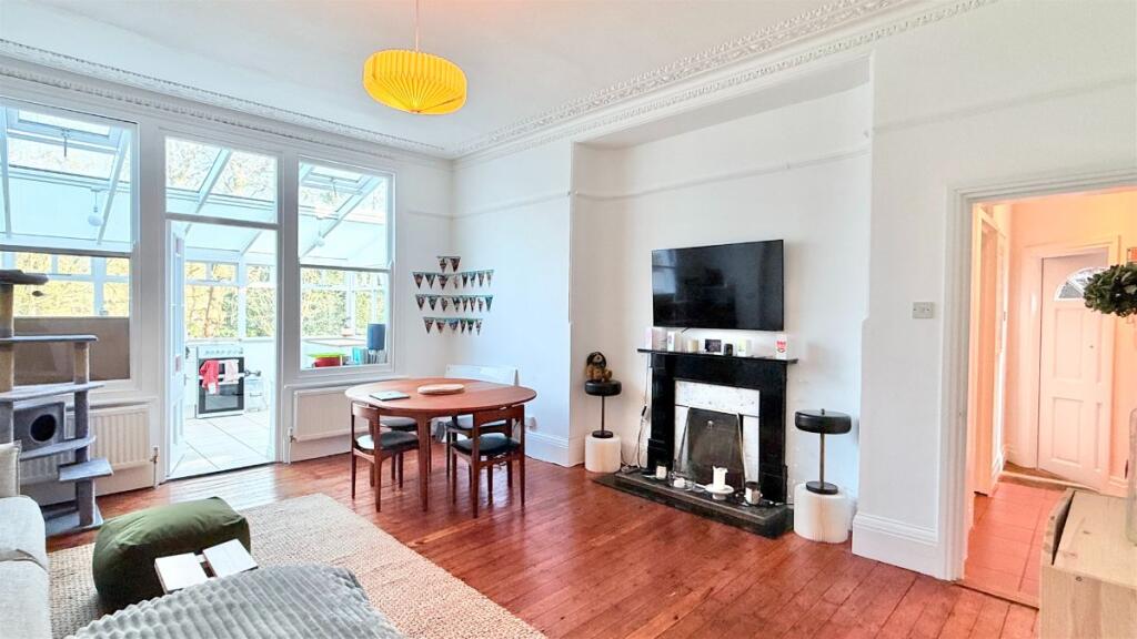 Main image of property: Kings Avenue, Muswell Hill, N10