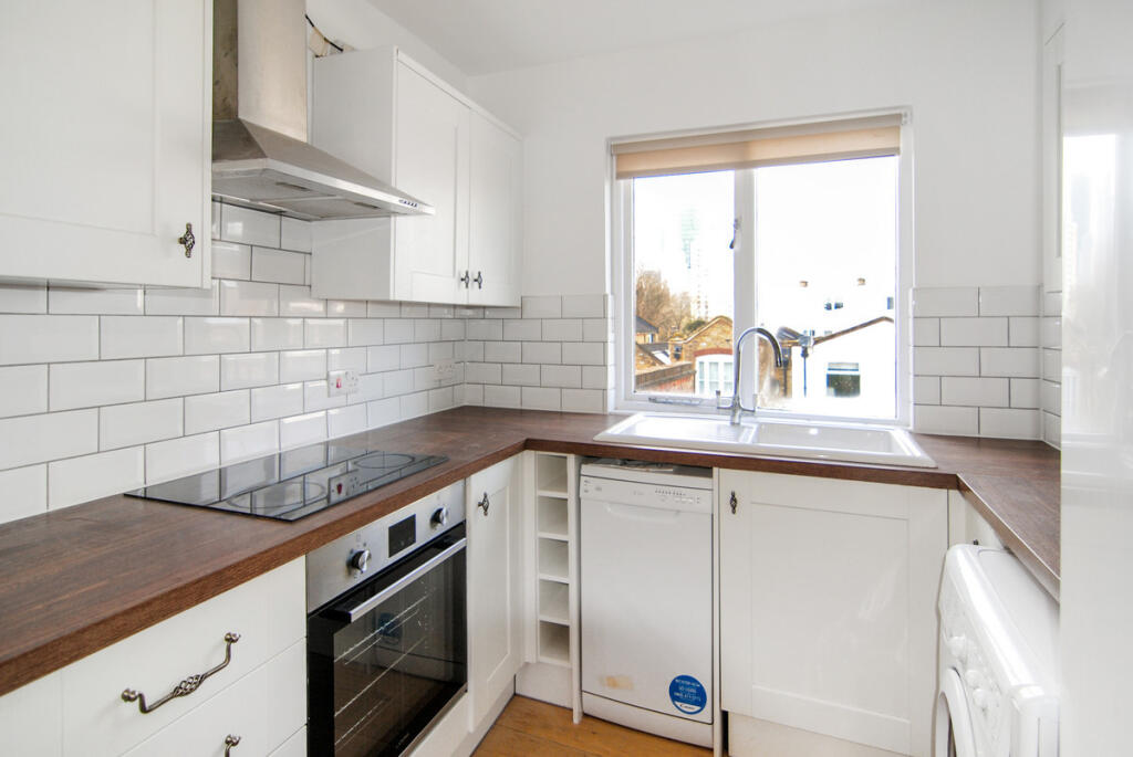 Clapham Road apartment, property photograph 5
