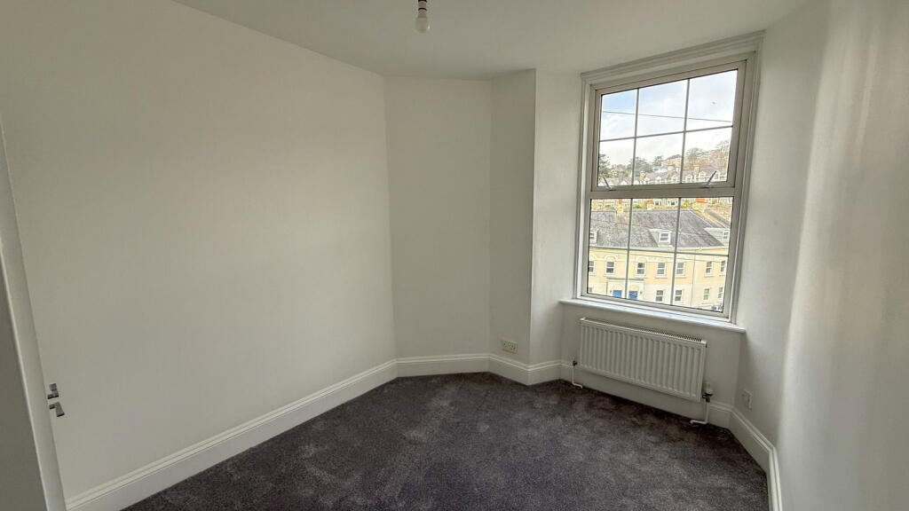 Apartment in Torquay - More