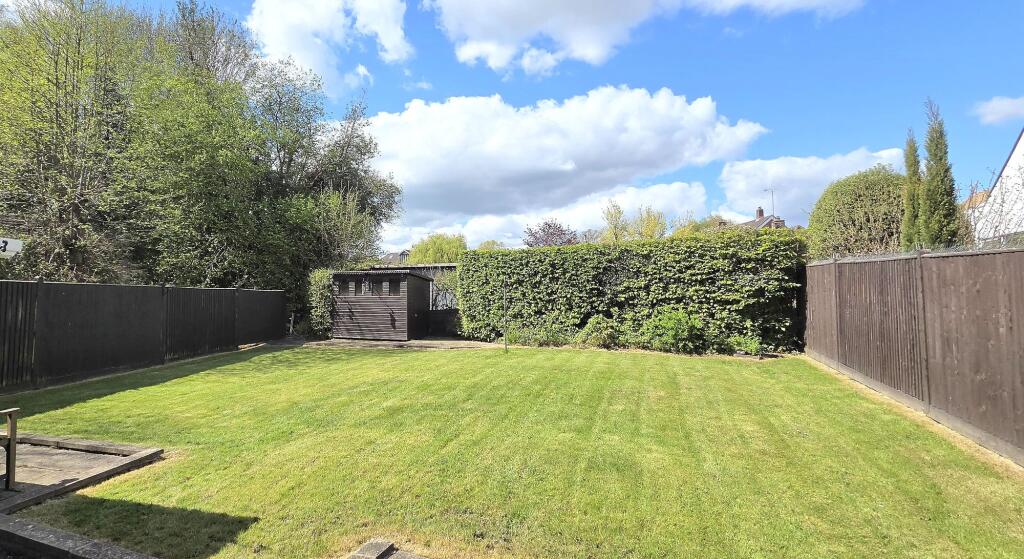 Meadow Drive, Lindfield, RH16 photo 3