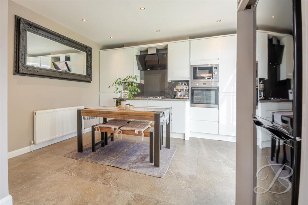Clipstone Road West, Forest Town, Mansfield - View 5