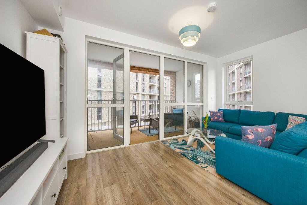 2-bed flat on Charles Darwin House, Canning Town, E16, £294,000