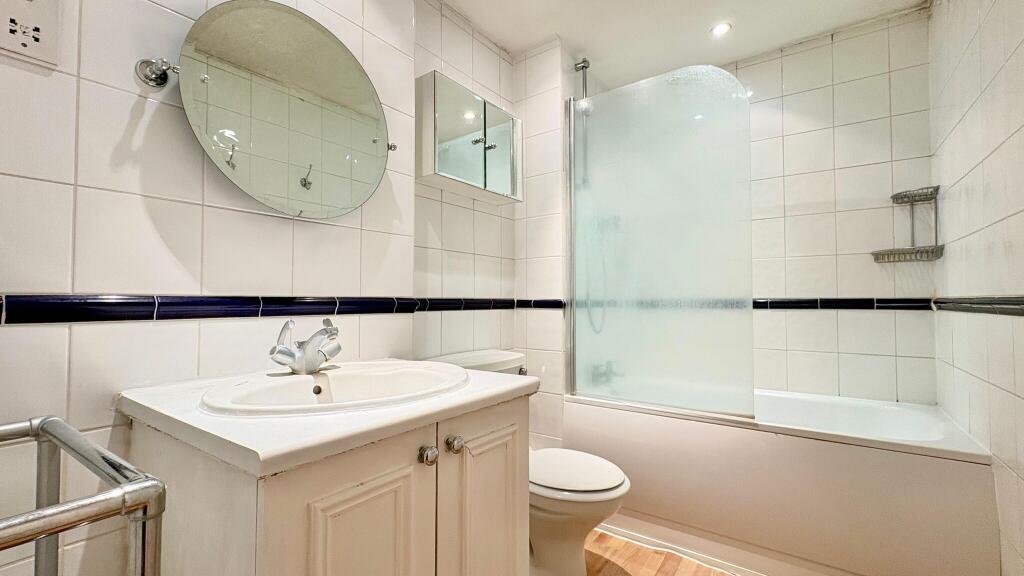 Apartment in London - More
