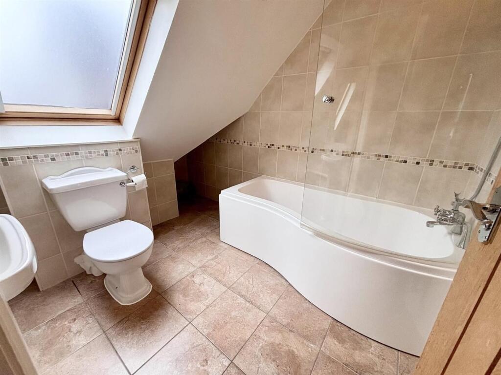 House in Dacorum, Northchurch - More