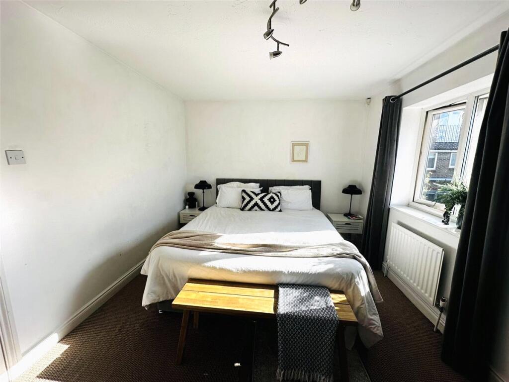House in Kingston upon Thames - View 4