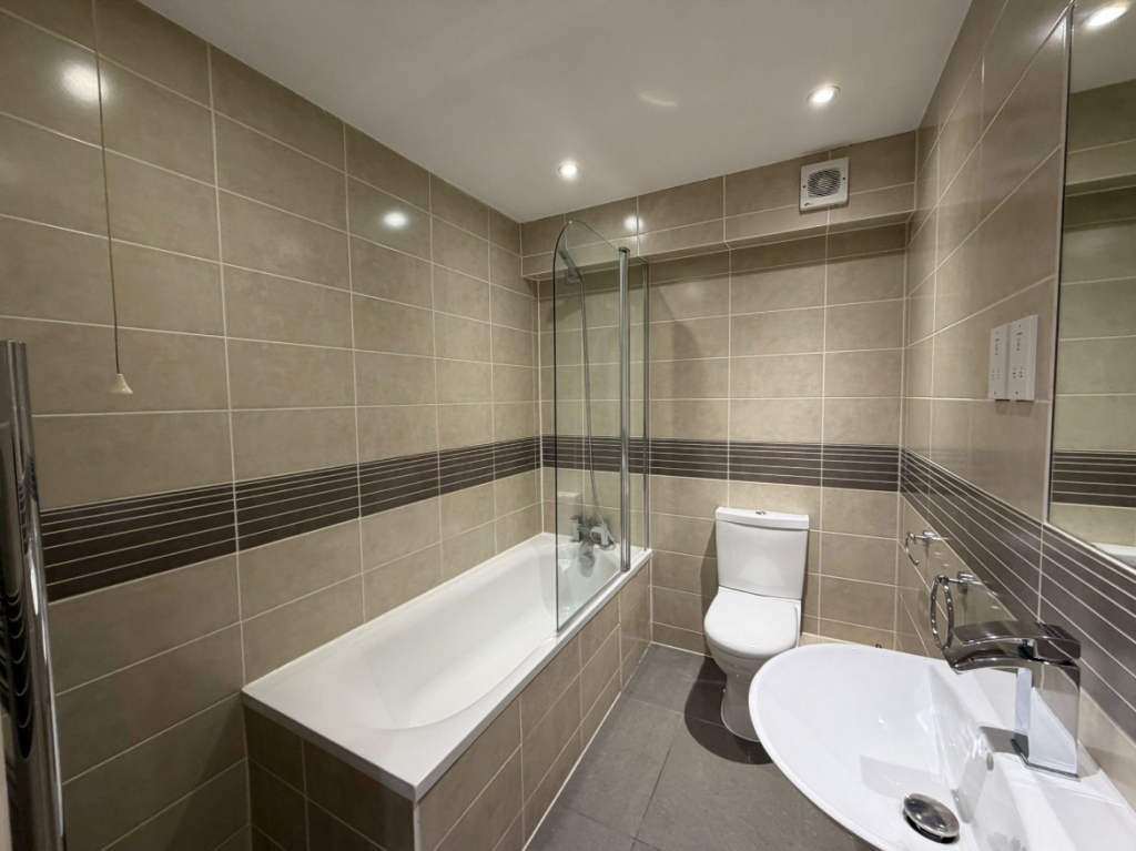 Apartment in Chelmsford - View 3