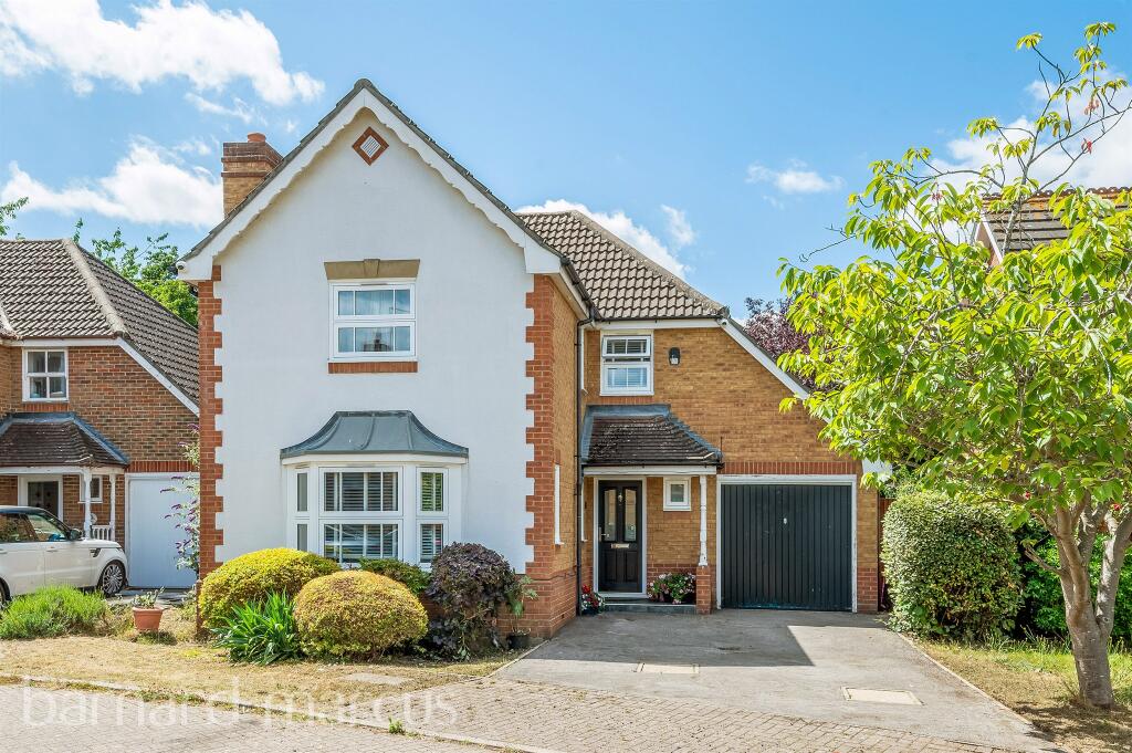 Main image of property: Lofthouse Place, Chessington