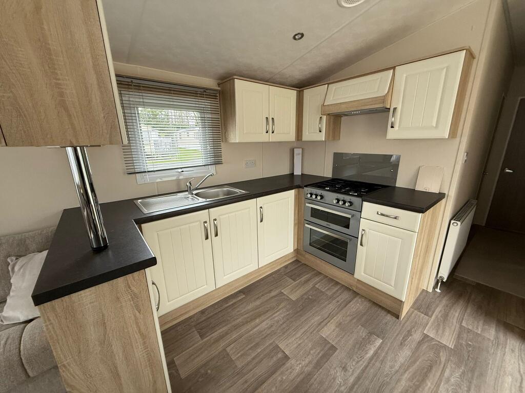 Castle Howard Station Road, Welburn, YO60 7EW photo 4