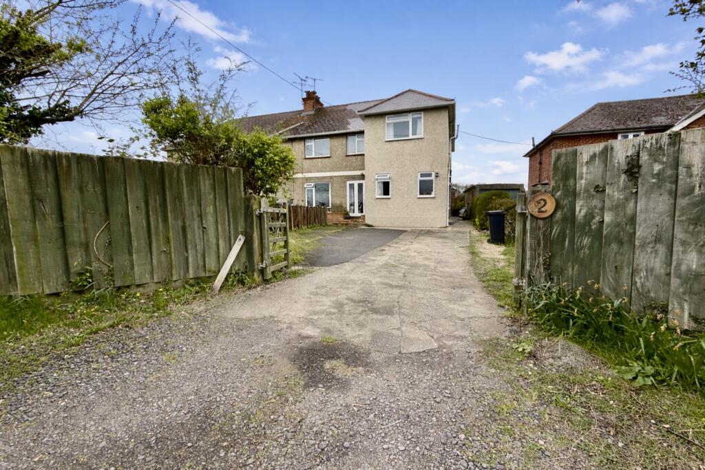 Main image of property: Broad Common Cottages, Kings Stag