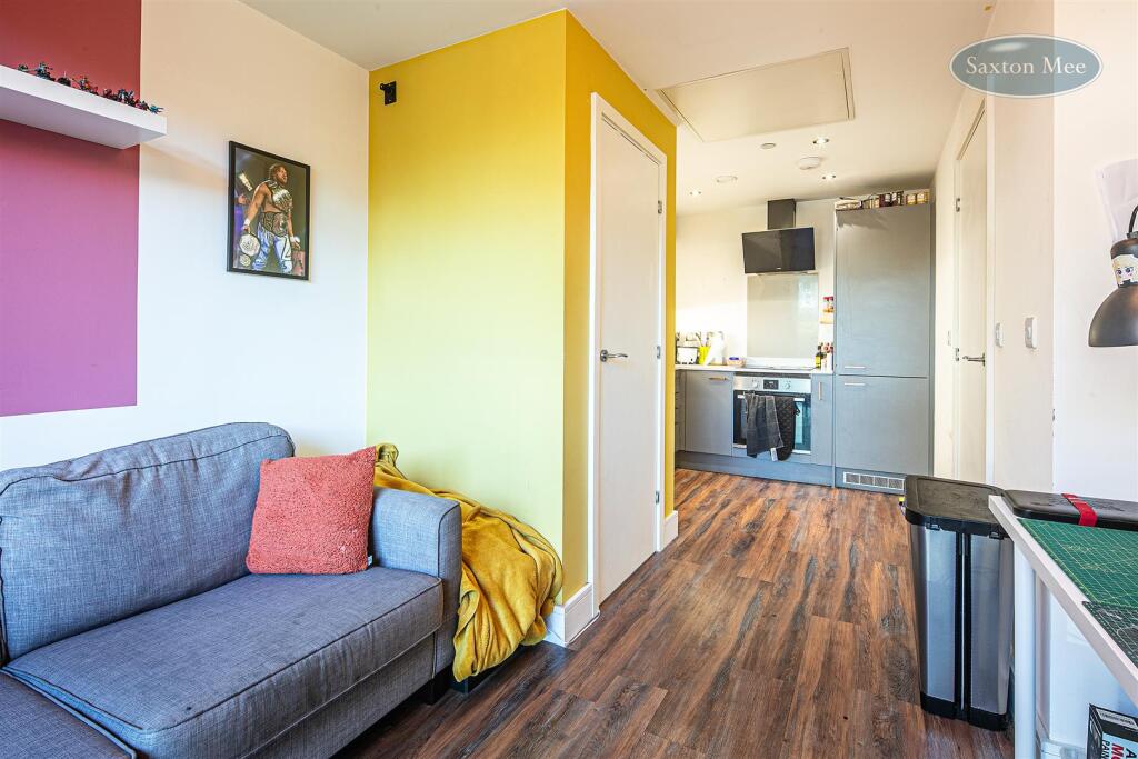 Apartment in Sheffield, Wicker, Neepsend - View 4