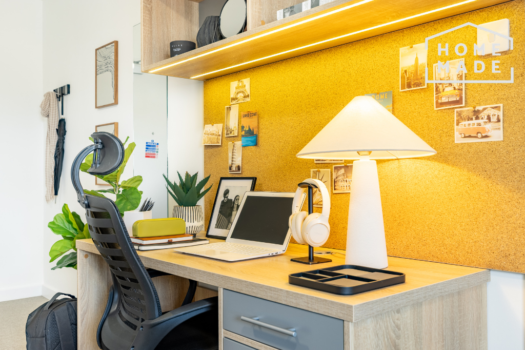 Main image of property: Globe Works, B19