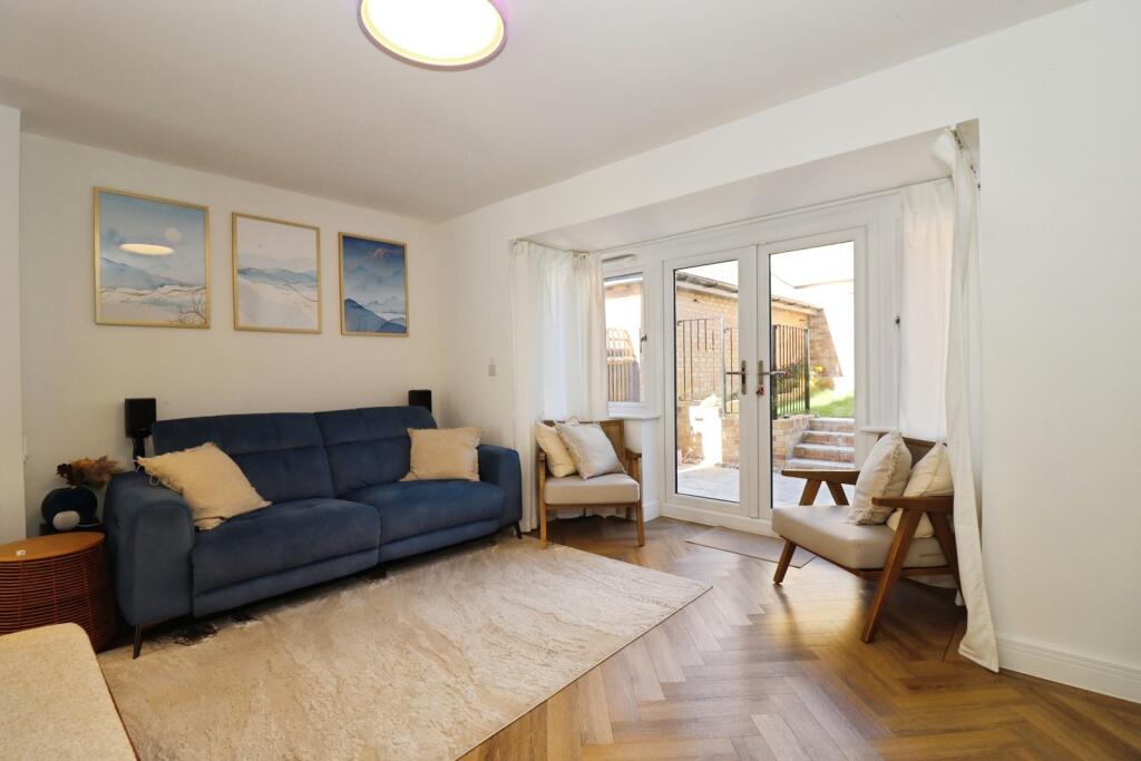 House in Bristol, Almondsbury - View 3