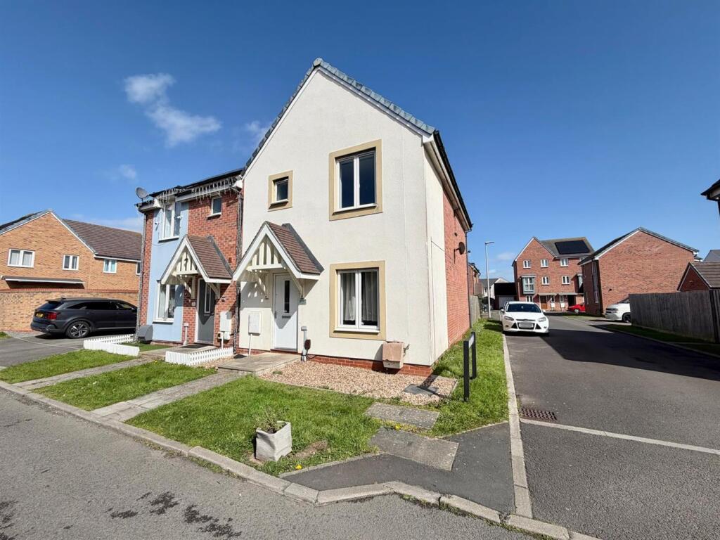 Main image of property: Slingsby Gardens, Weston Village - 22FT GARAGE