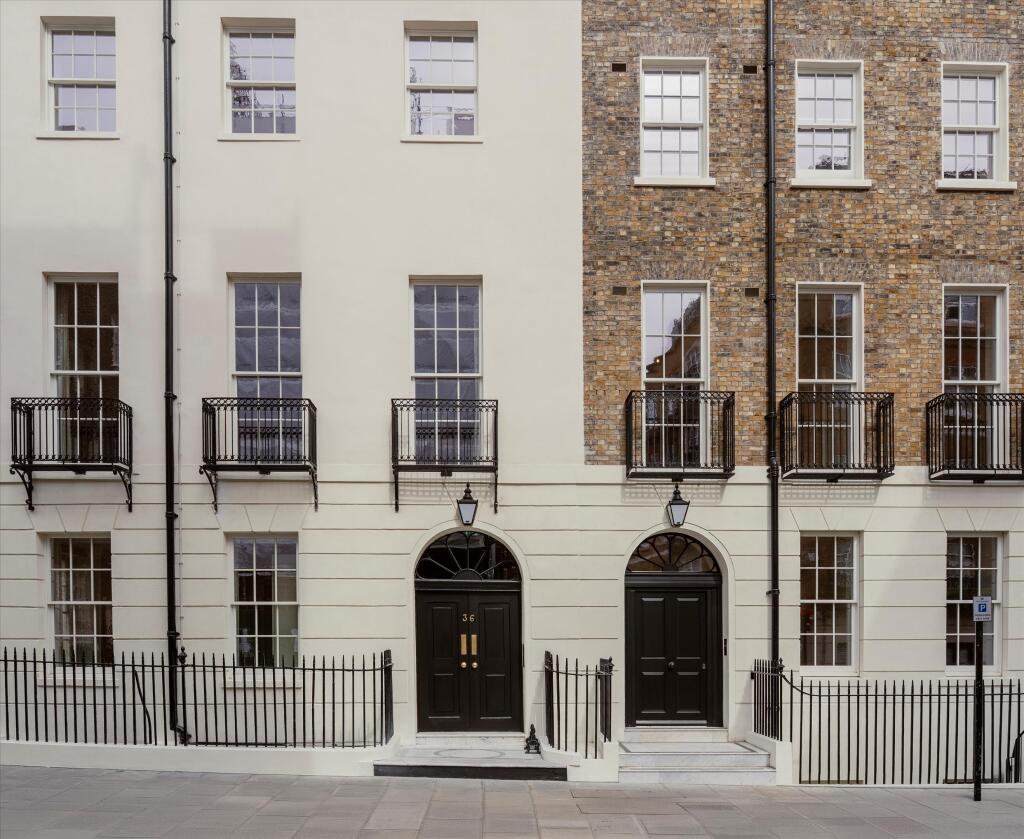 Apartment in London, Mayfair - View 2