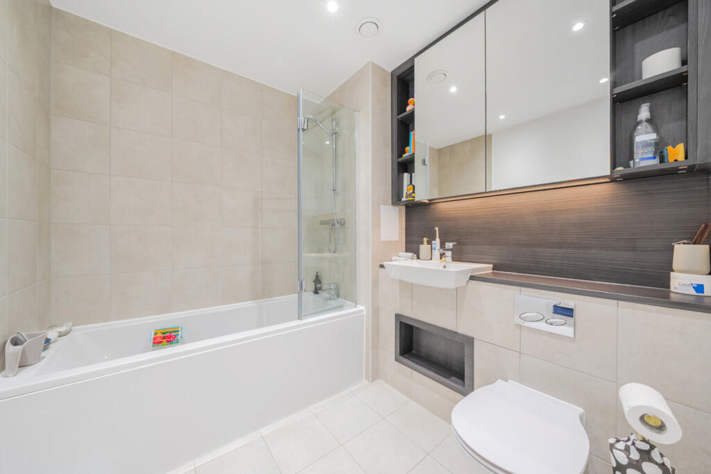 Apartment in London - View 4