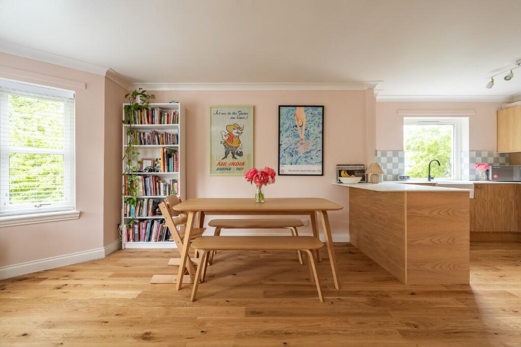 3/2 West Cherrybank, Stanley Road, Edinburgh, EH6 4SW - View 3