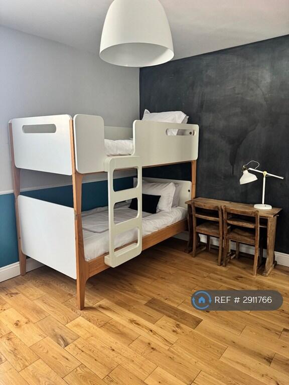 4 bedroom terraced house for rent