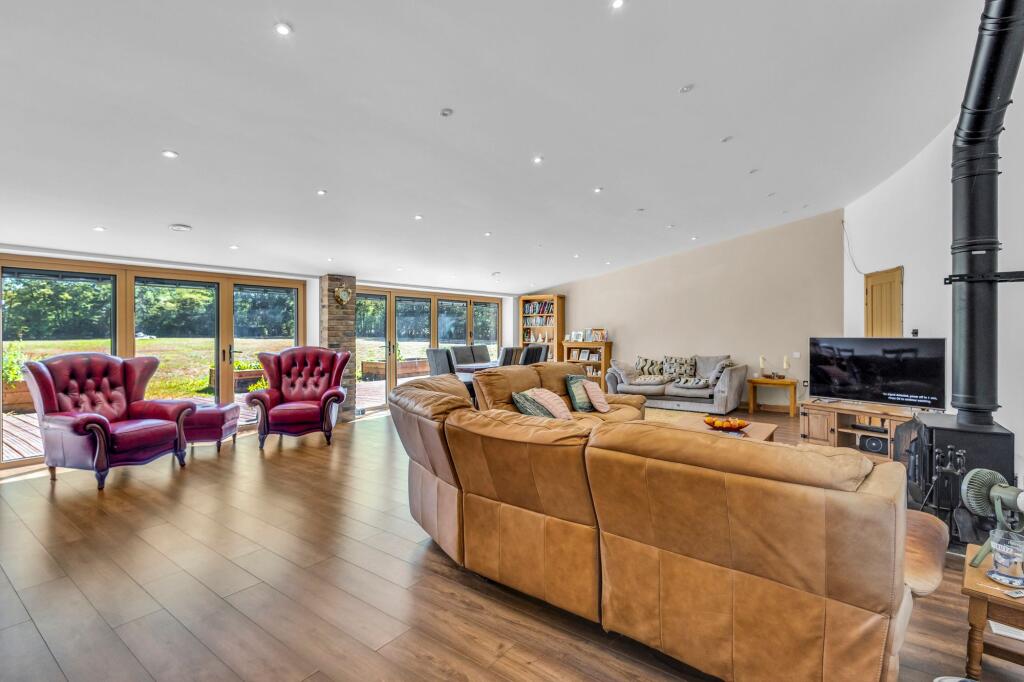 House in Ashford, Brissenden Green, Bethersden - More