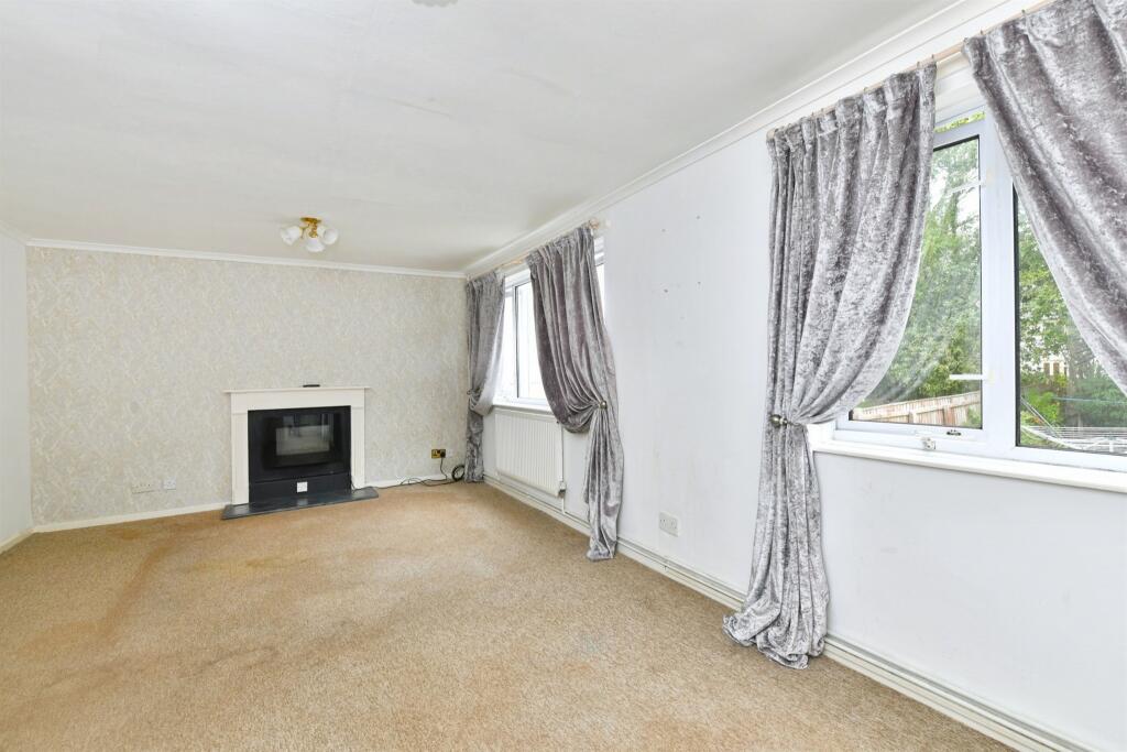 Apartment in Plymouth - View 2