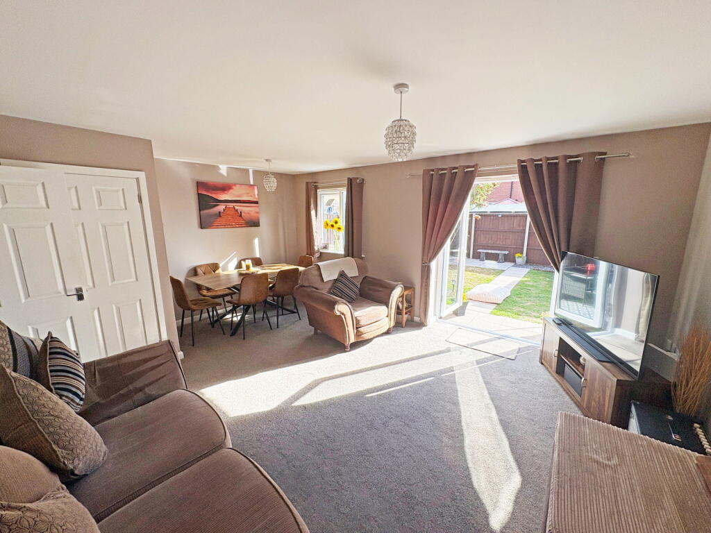 House in East Lindsey, Skegness - More