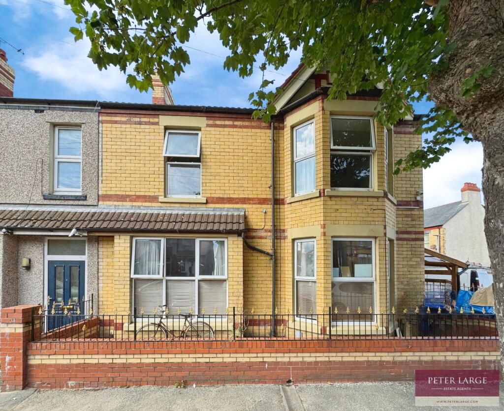 4-bed terraced on Sandringham Avenue, Rhyl LL18 1NL, £180,000