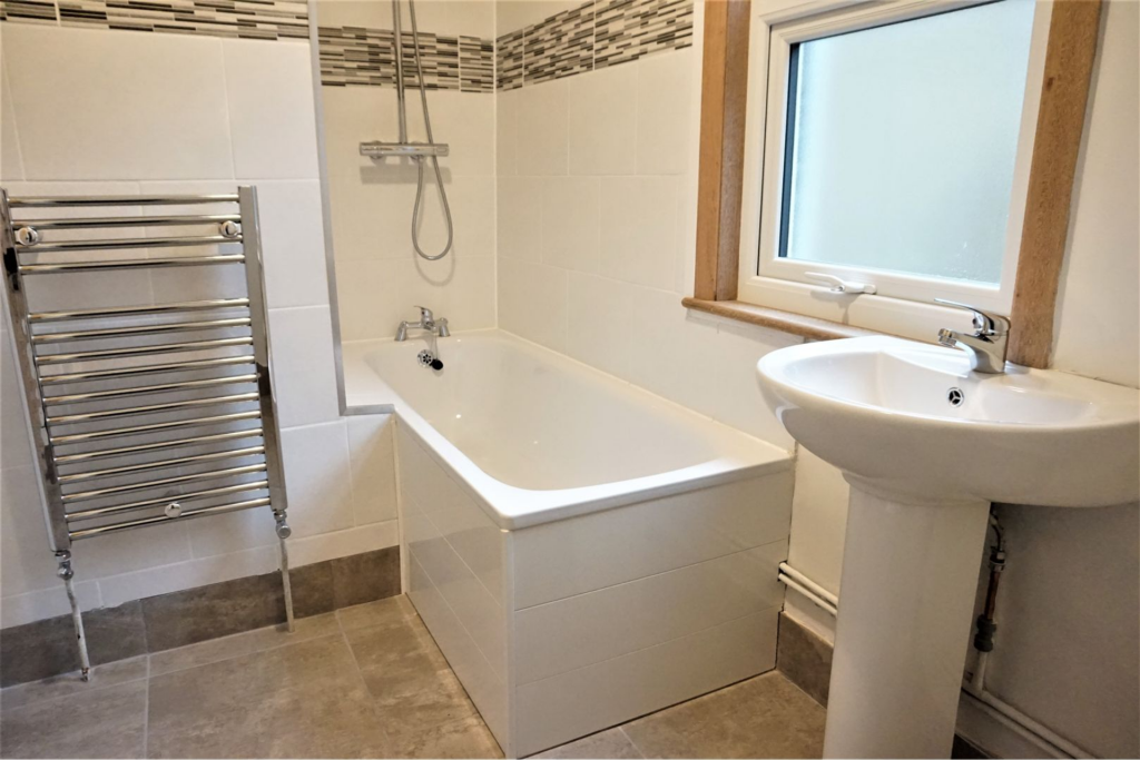 Apartment in London, Chapel End, Highams Park - More