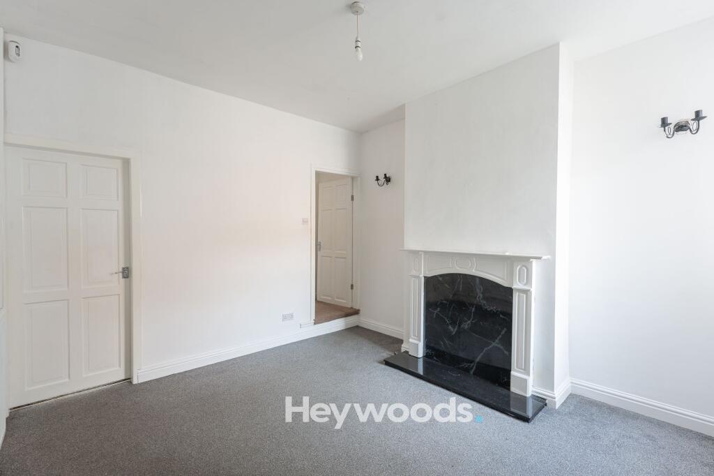 House in Stoke-on-Trent, Sneyd Green - More