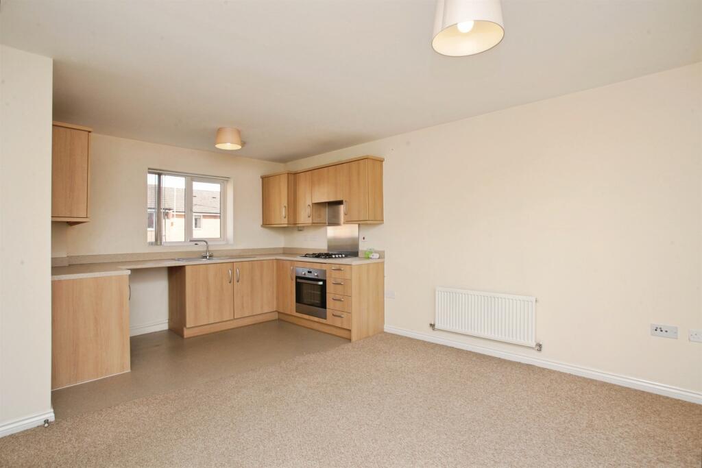 Hearth House Signalman Court, Rugby photo 4