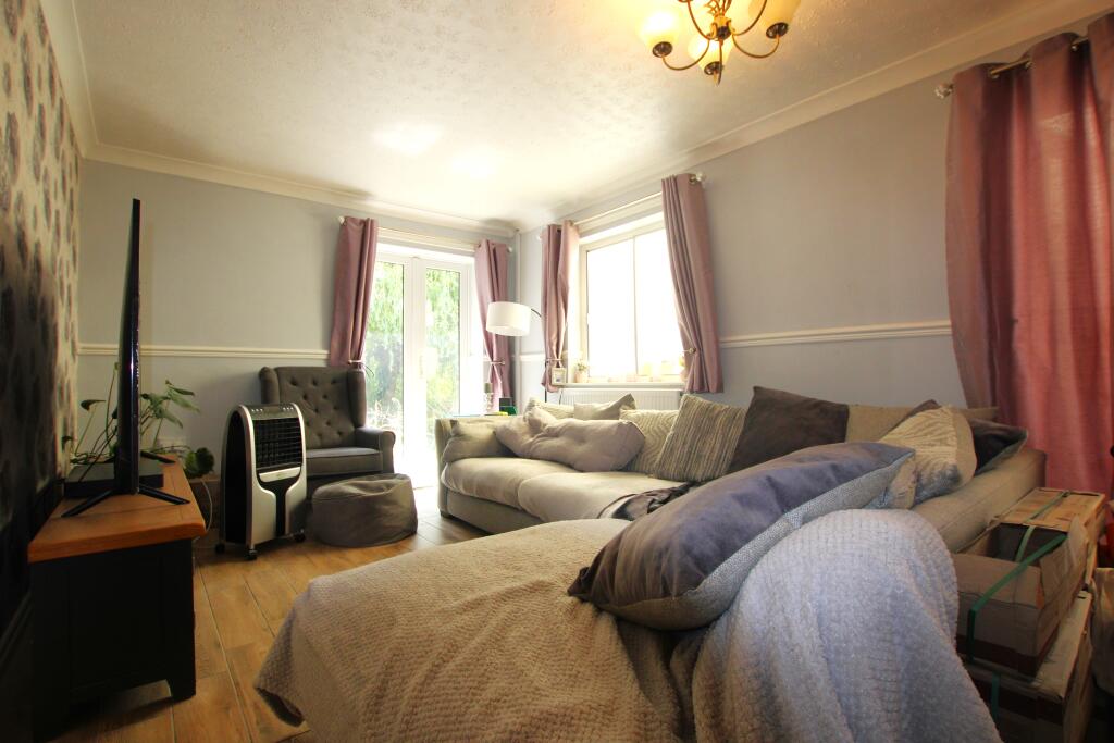 House in Weldon, North Northamptonshire - More