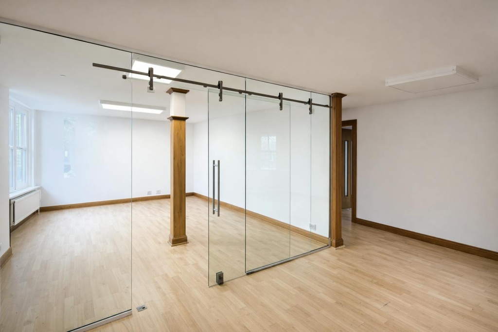 MEETING ROOM.png