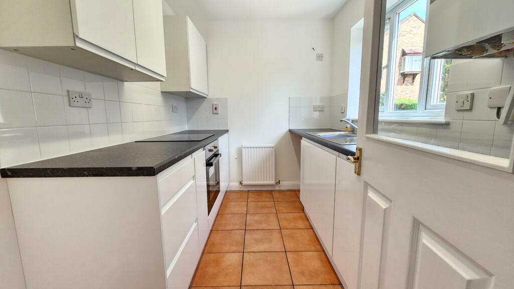 Nideggen Close, Thatcham RG19 4HS - View 5