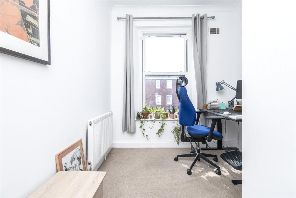 Apartment in London - More