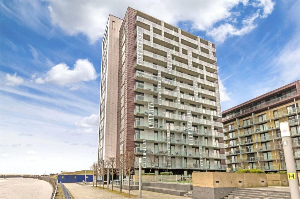 Main image of property: Flat 10/4 354 Meadowside Quay Walk, Glasgow, G11 6EE