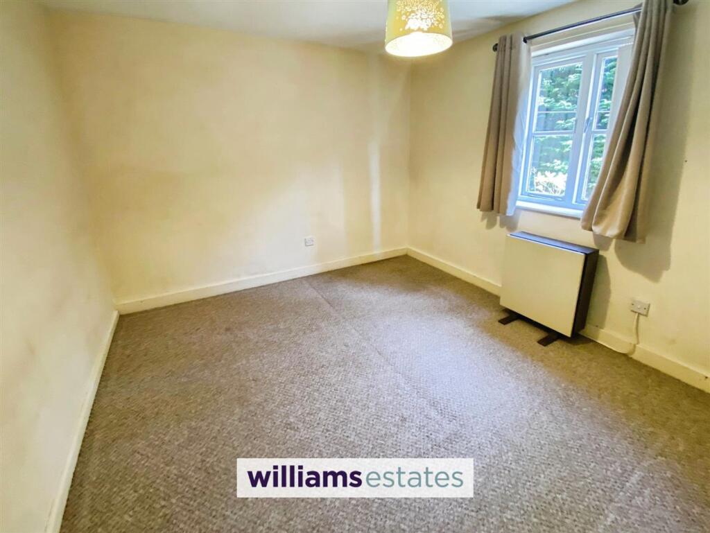 Chester Street, Tudor Court Chester Street, CH7 photo 5