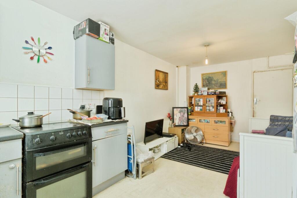 House in London - View 5