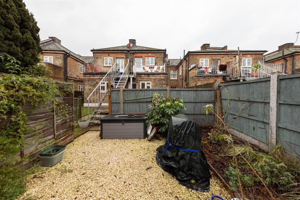 Apartment in London, Leyton - View 4