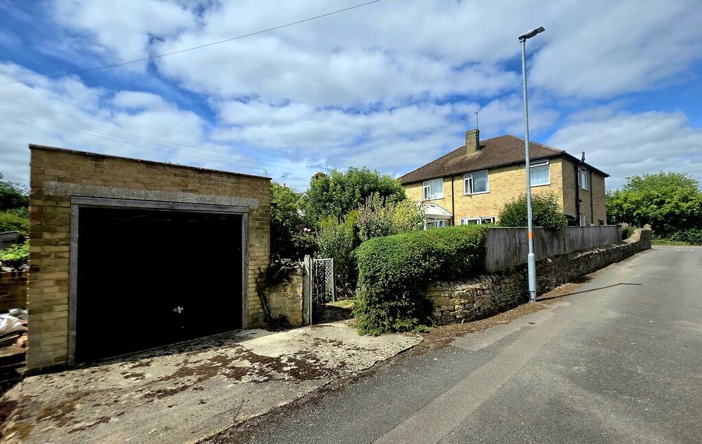Manor Road, Brackley - View 2