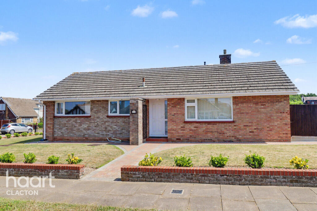 3-bed detached on Mountview Road, Clacton-On-Sea, £325,000