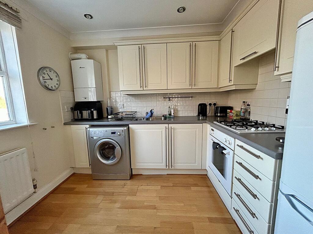Apartment in Windsor House, Greater Manchester - View 2