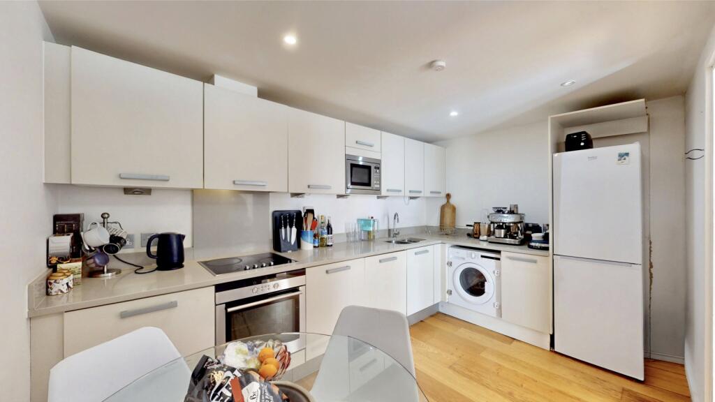 Apartment in London - More