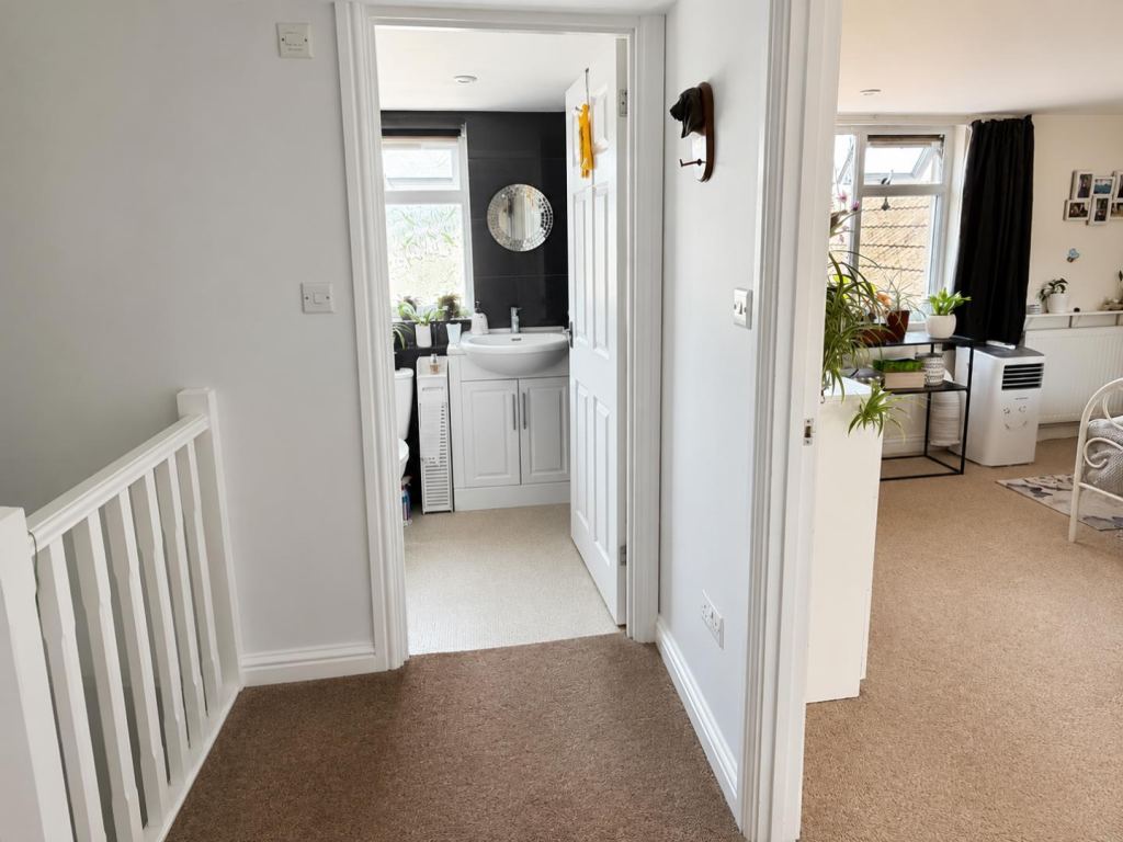House in Northampton, Brixworth - More