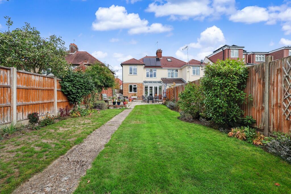 Oakleigh Avenue, Surbiton photo 4