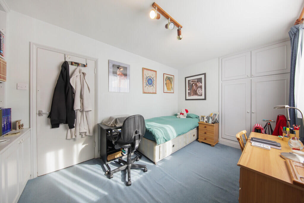 Apartment in London - More