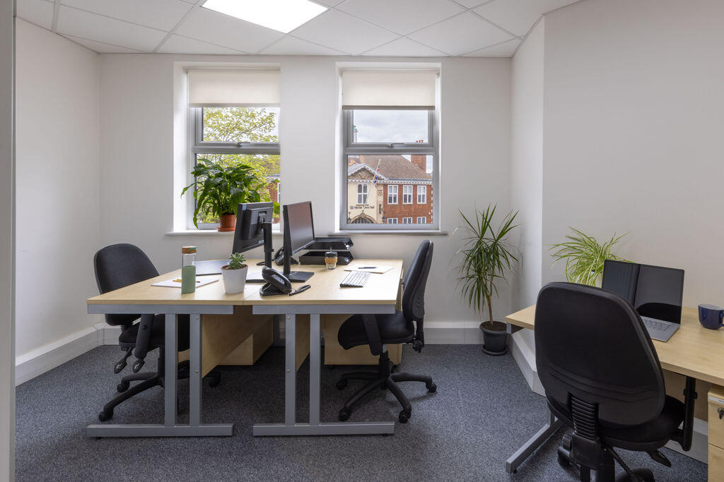 3 Person First Floor Office in Hitchin