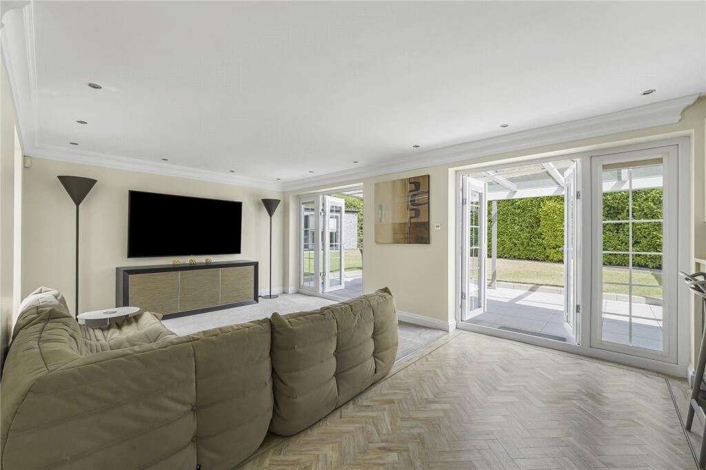 House in Bromley - View 4