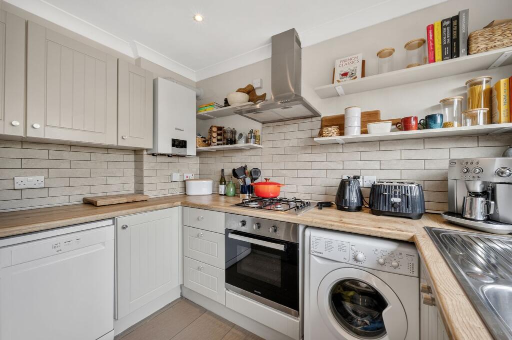 House in Walton-on-Thames, Surrey - View 5